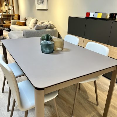 Jackson Interieur : Meubles : Mobliberica : Table Pepper