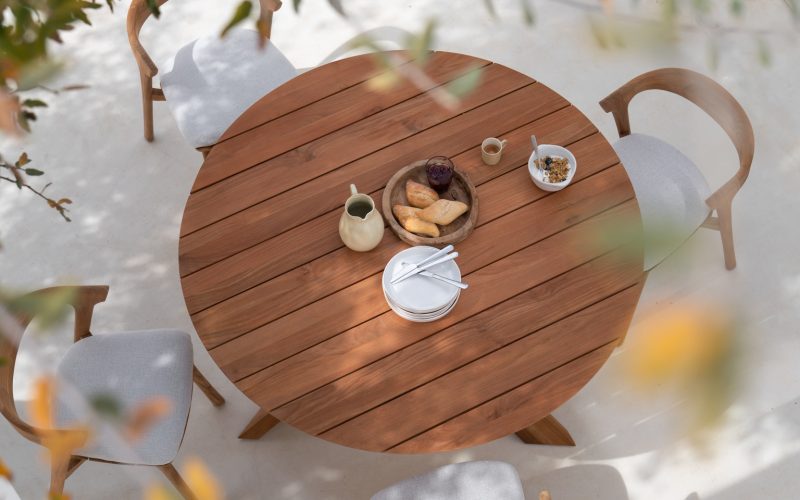 10155_Teak_Bok_outdoor_chair_21096_cushion_offwhite_10281_Teak_Circle_outdoor_table_WEB