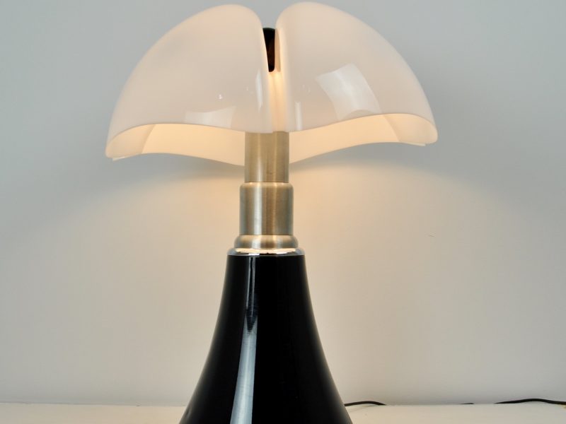 pipistrello-table-lamp-by-gae-aulenti-for-martinelli-luce